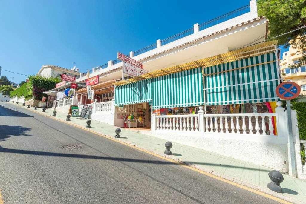 Santa Marta Al Lado De Los Servicios Y De La Playa Benalmádena Buitenkant foto
